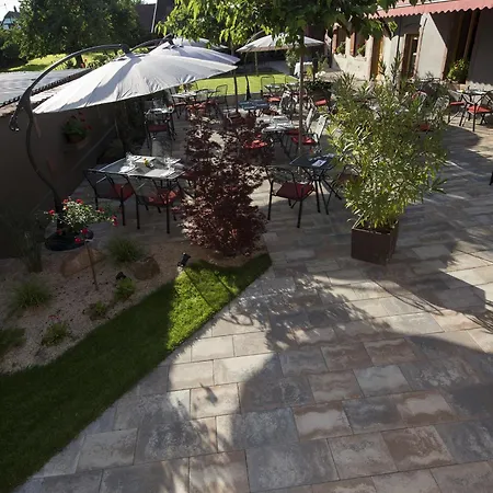 Restaurant La Charrue ホテル