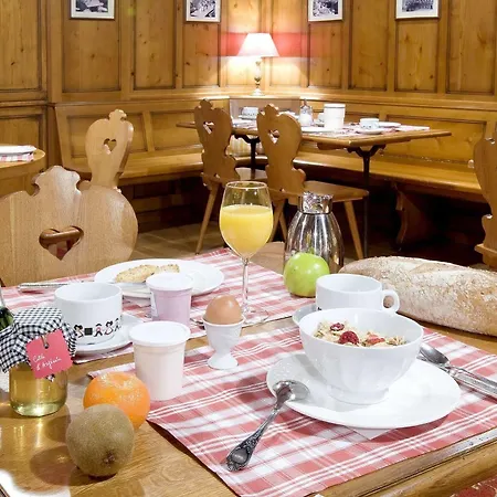 ホテル Restaurant La Charrue 3*